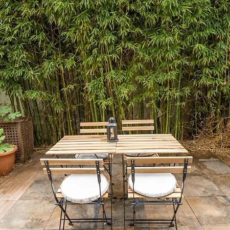Sleek And Flat With Backyard In Sisli *