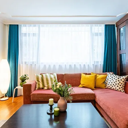 아파트 Sleek And Flat With Backyard In Sisli *