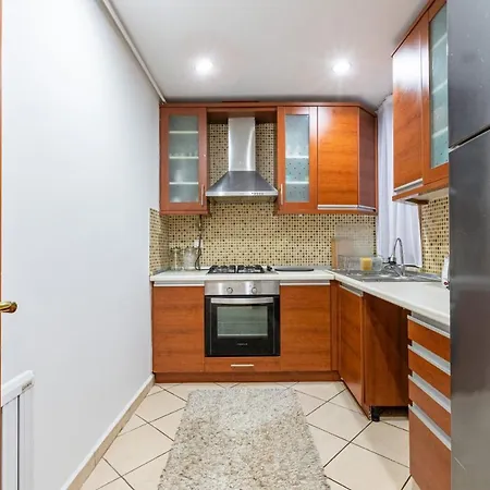 アパート Sleek And Flat With Backyard In Sisli イスタンブール