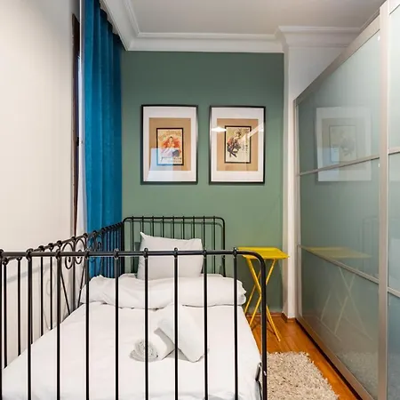 公寓 Sleek And Flat With Backyard In Sisli *